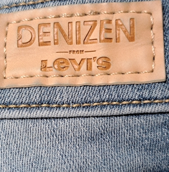 Denizen Levi's High Rise Shorts  Size 4  Waist 27 - Picture 4 of 6